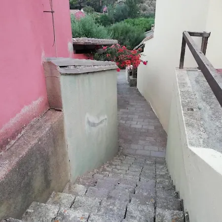 Sara Semesterbostad Torre dei Corsari